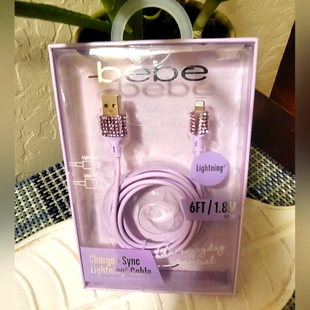 BEBE BLING CHARMED 6' CHARGE+SYNC LIGHTNING CABLE